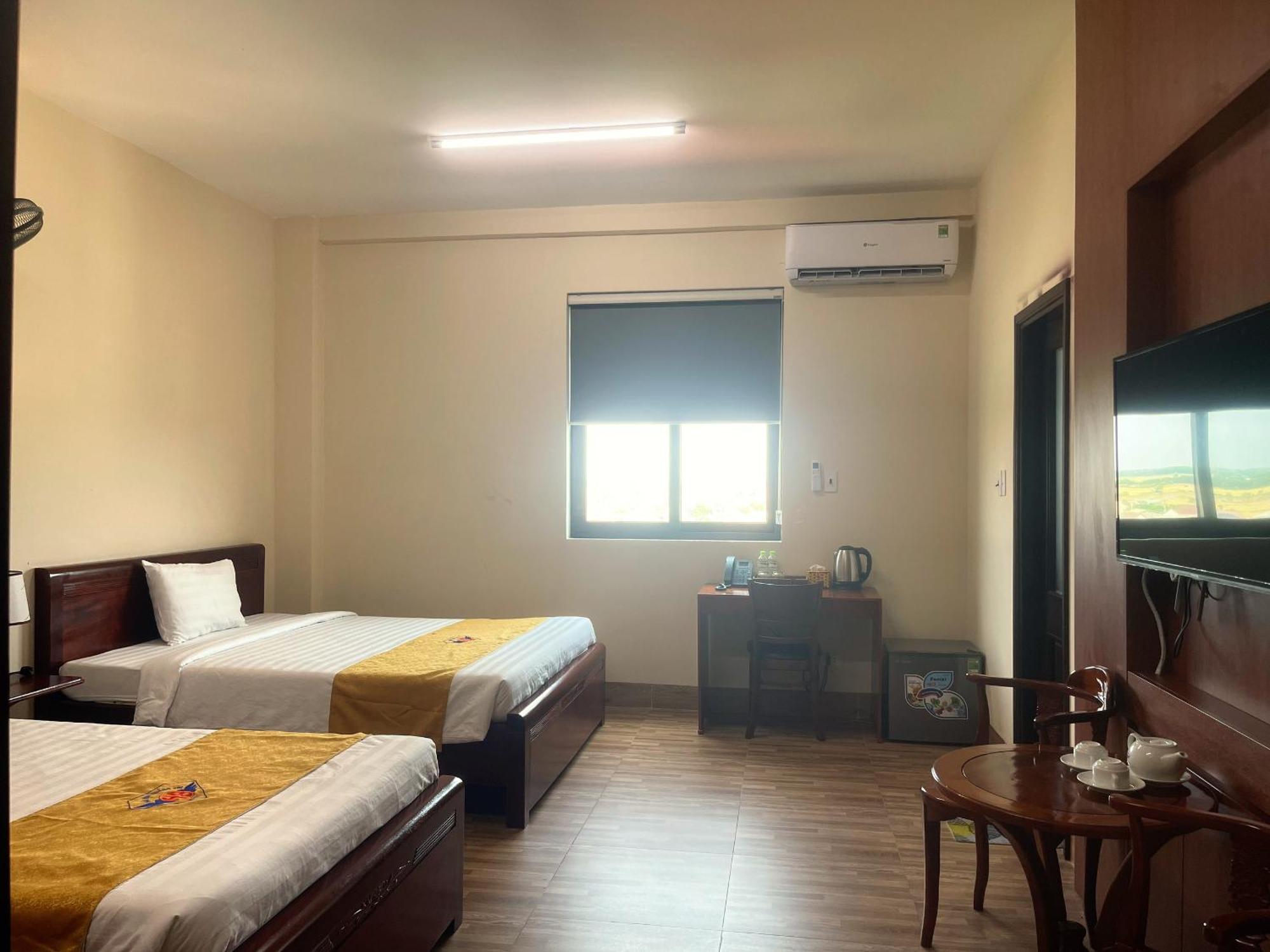 Khach San Hoa Binh Quang Tri Hotel Dong Ha Exterior photo